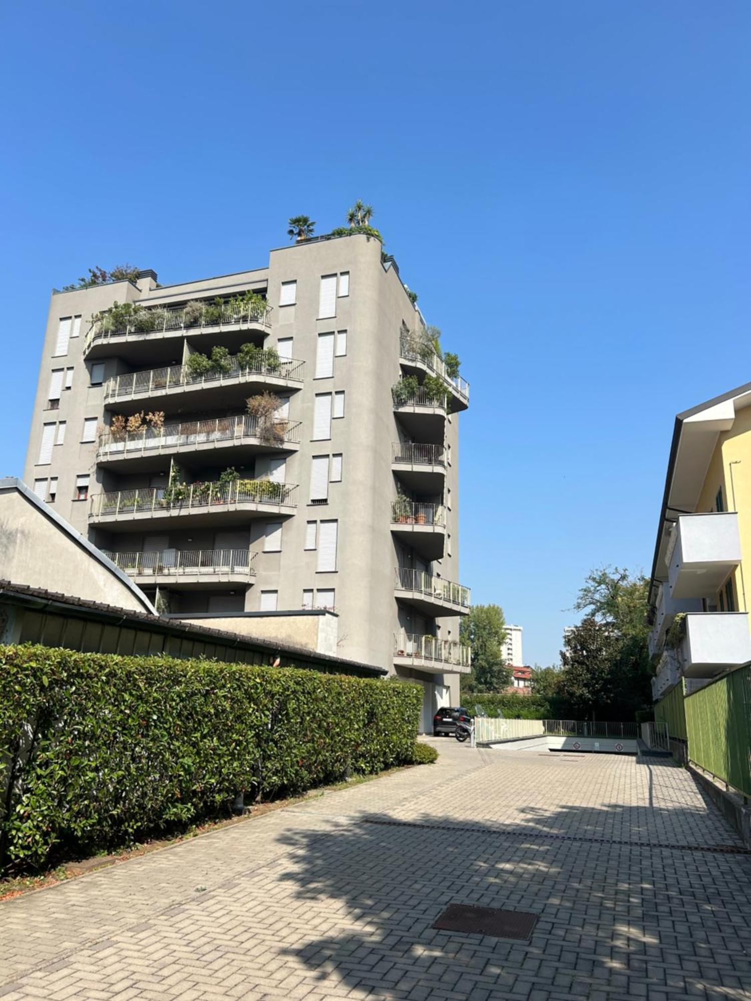 Fiftyfive-One Zuretti Aparthotel Milan Exterior photo